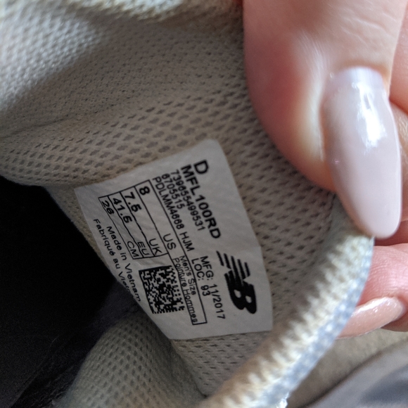 Like new white New Balance sneakers - Picture 3 of 6